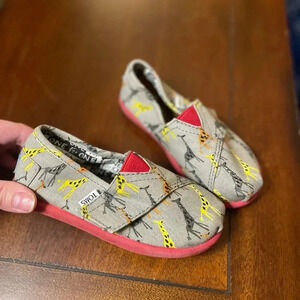 TOM’S‎ Classic Tiny Ash Giraffe Shoes Size T9 EUC -S6